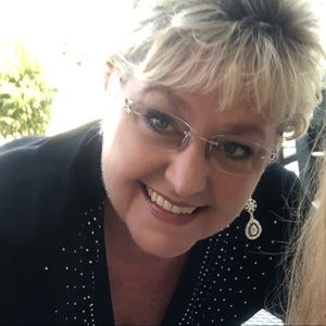 Meet your Posher, Shelly